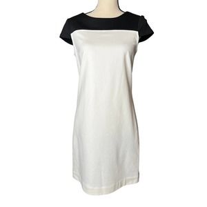 NEW Tori Richard Betsy Dress Size 6 in White with Black on Neckline and Sleeves